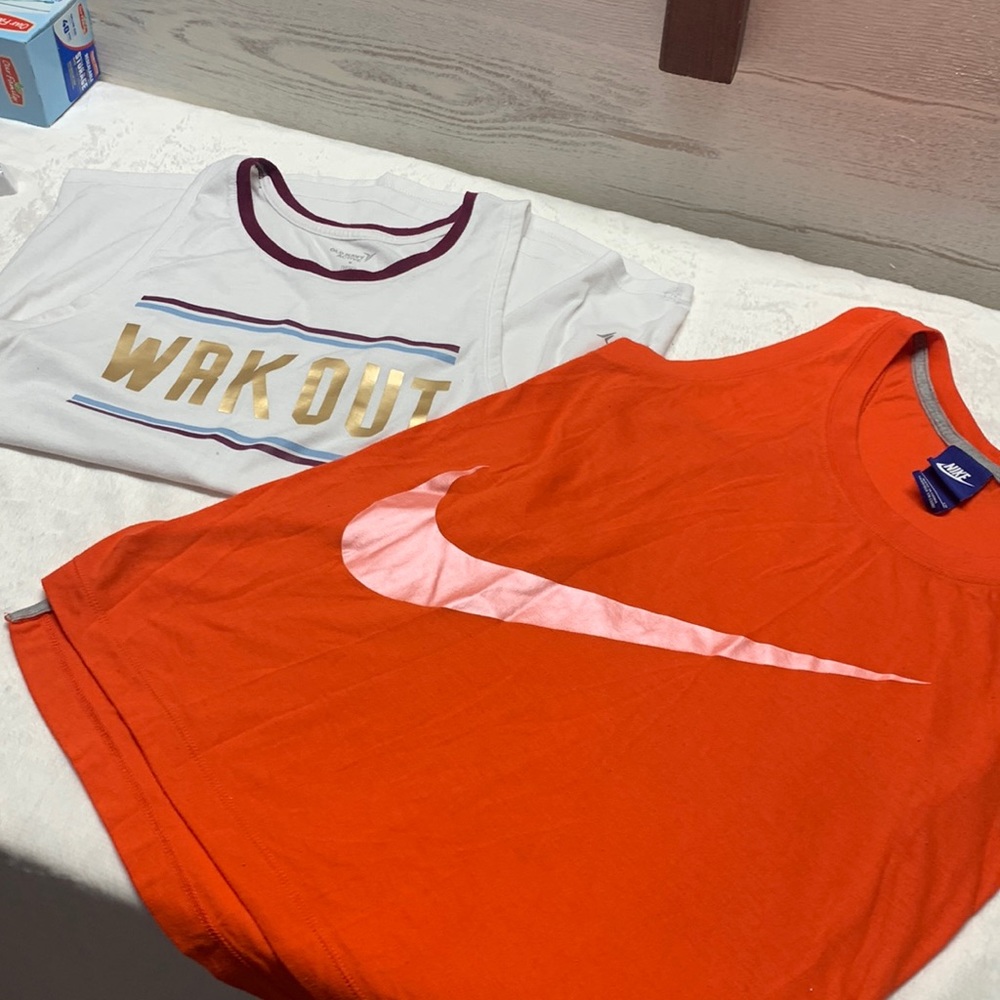 Multiple Women’s workout athletic exercise T-shirt Nike and old navy. Size small